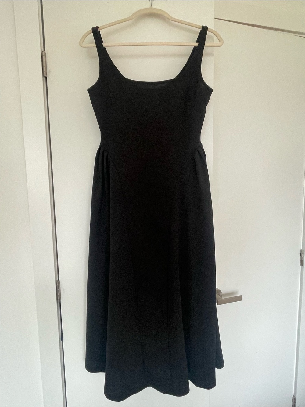 CIDER Black Midi Scoop-Neck Dress - Picture 5 of 7